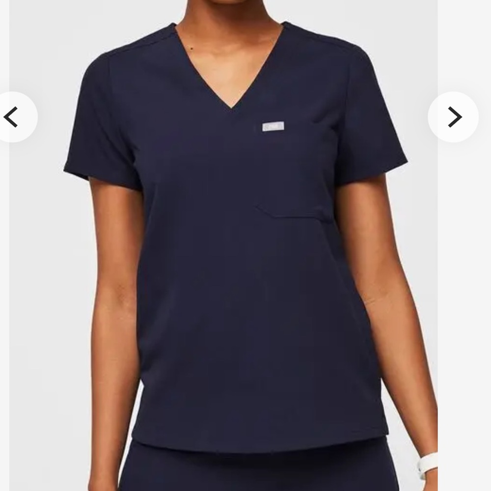 Figs scrub top  Catarina one pocket scrub top (navy)